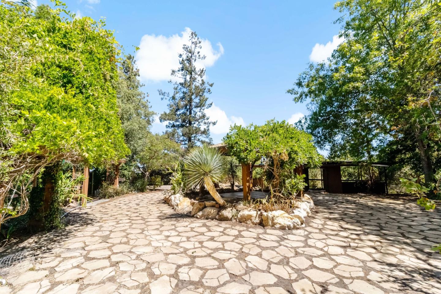 Detail Gallery Image 51 of 62 For 711 W California Way, Redwood City,  CA 94062 - 3 Beds | 3 Baths
