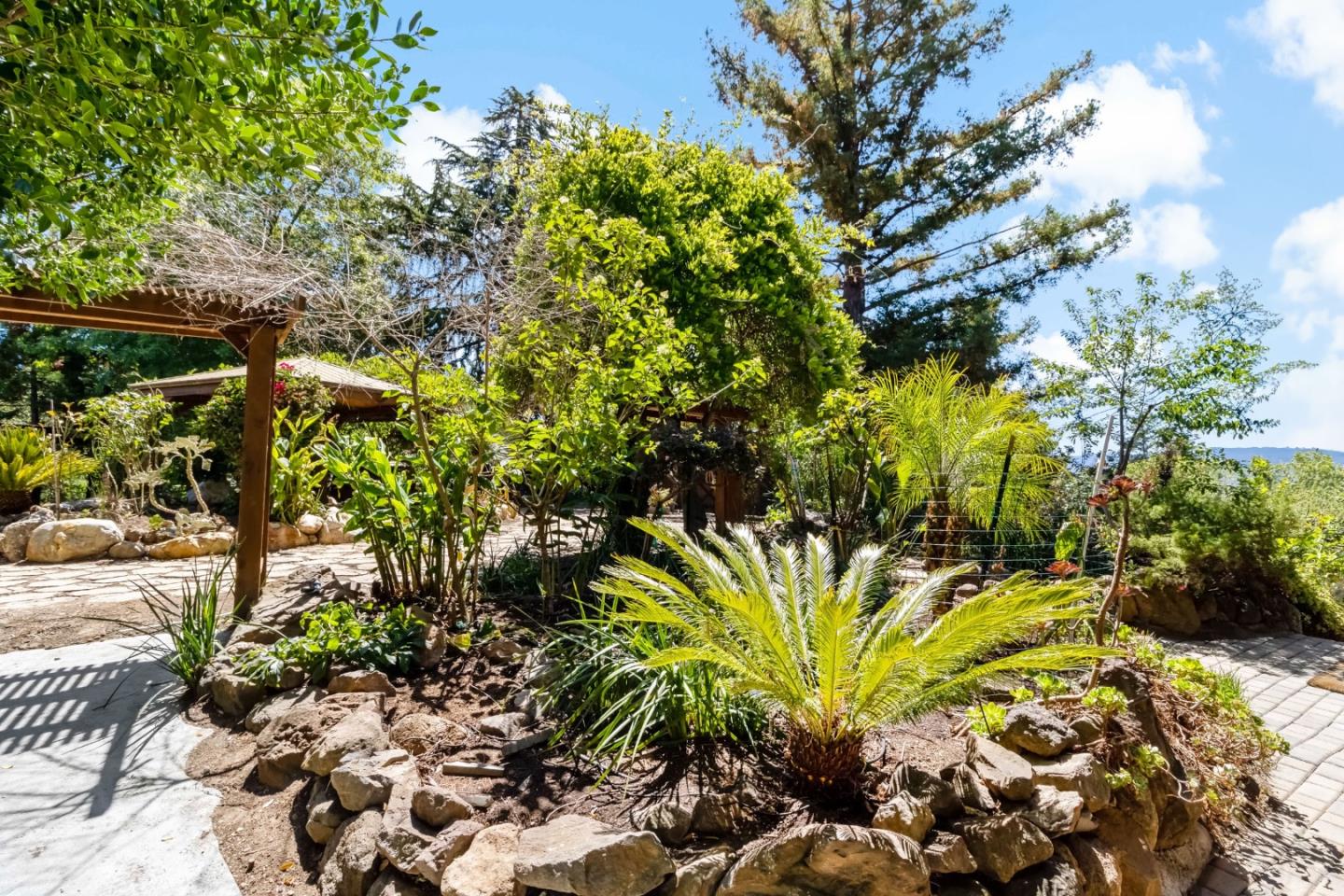 Detail Gallery Image 53 of 62 For 711 W California Way, Redwood City,  CA 94062 - 3 Beds | 3 Baths