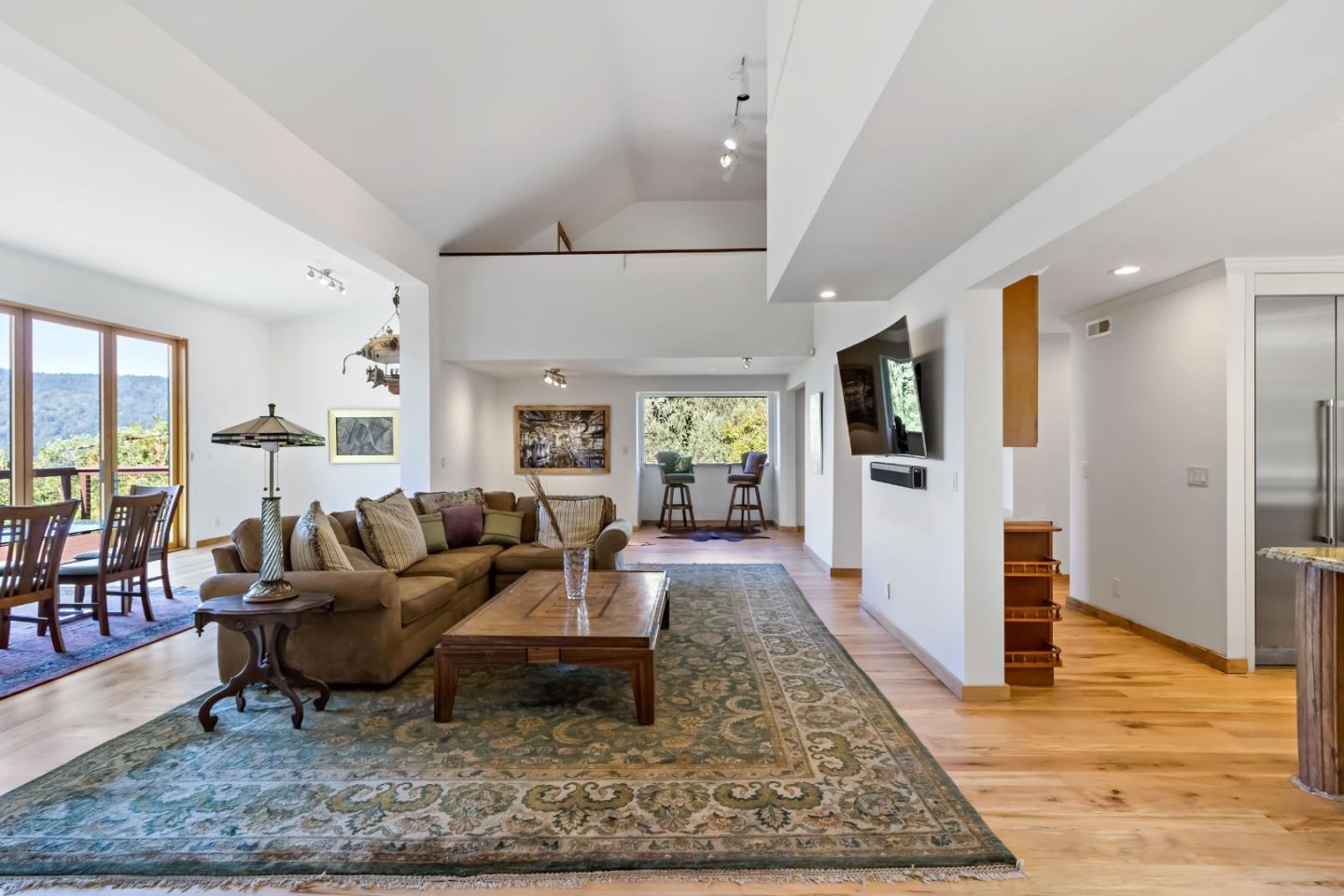 Detail Gallery Image 9 of 62 For 711 W California Way, Redwood City,  CA 94062 - 3 Beds | 3 Baths