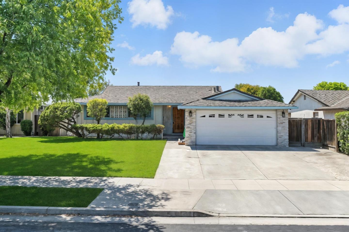 Detail Gallery Image 2 of 53 For 5911 Snell Ave, San Jose,  CA 95123 - 3 Beds | 2 Baths