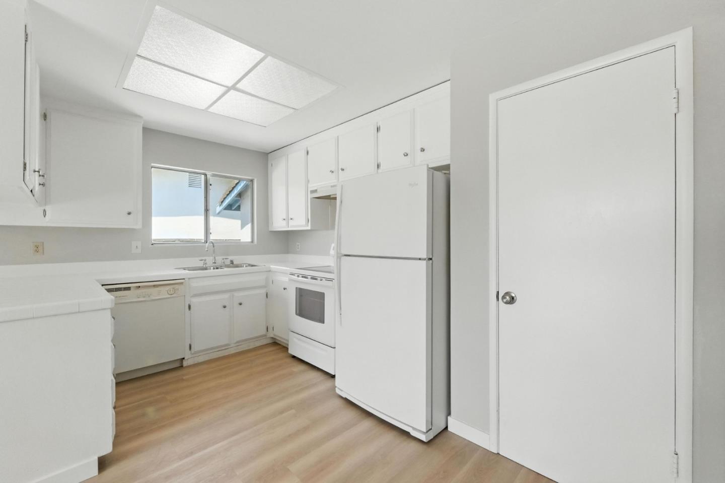 Detail Gallery Image 3 of 53 For 5911 Snell Ave, San Jose,  CA 95123 - 3 Beds | 2 Baths