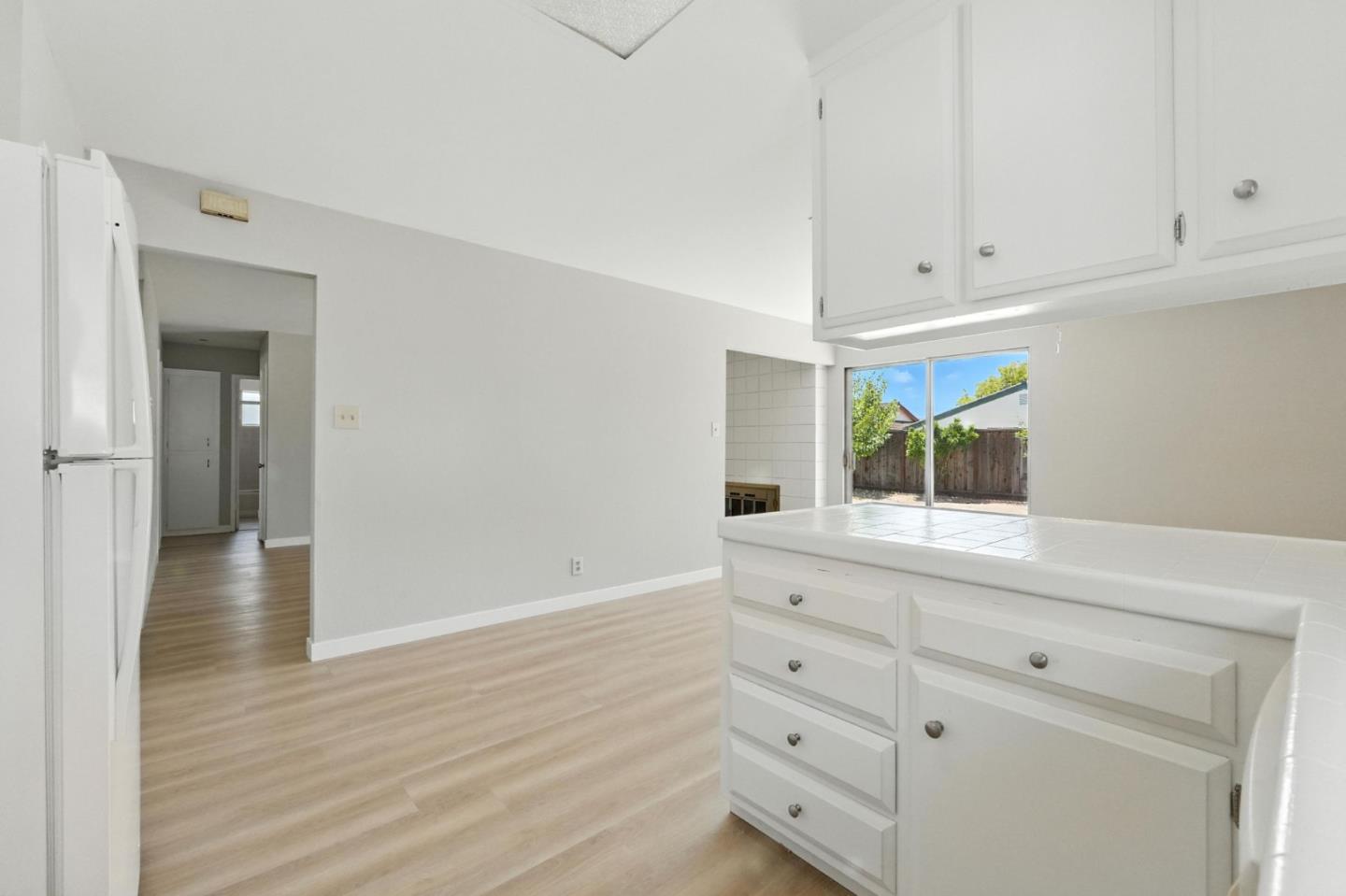 Detail Gallery Image 8 of 53 For 5911 Snell Ave, San Jose,  CA 95123 - 3 Beds | 2 Baths