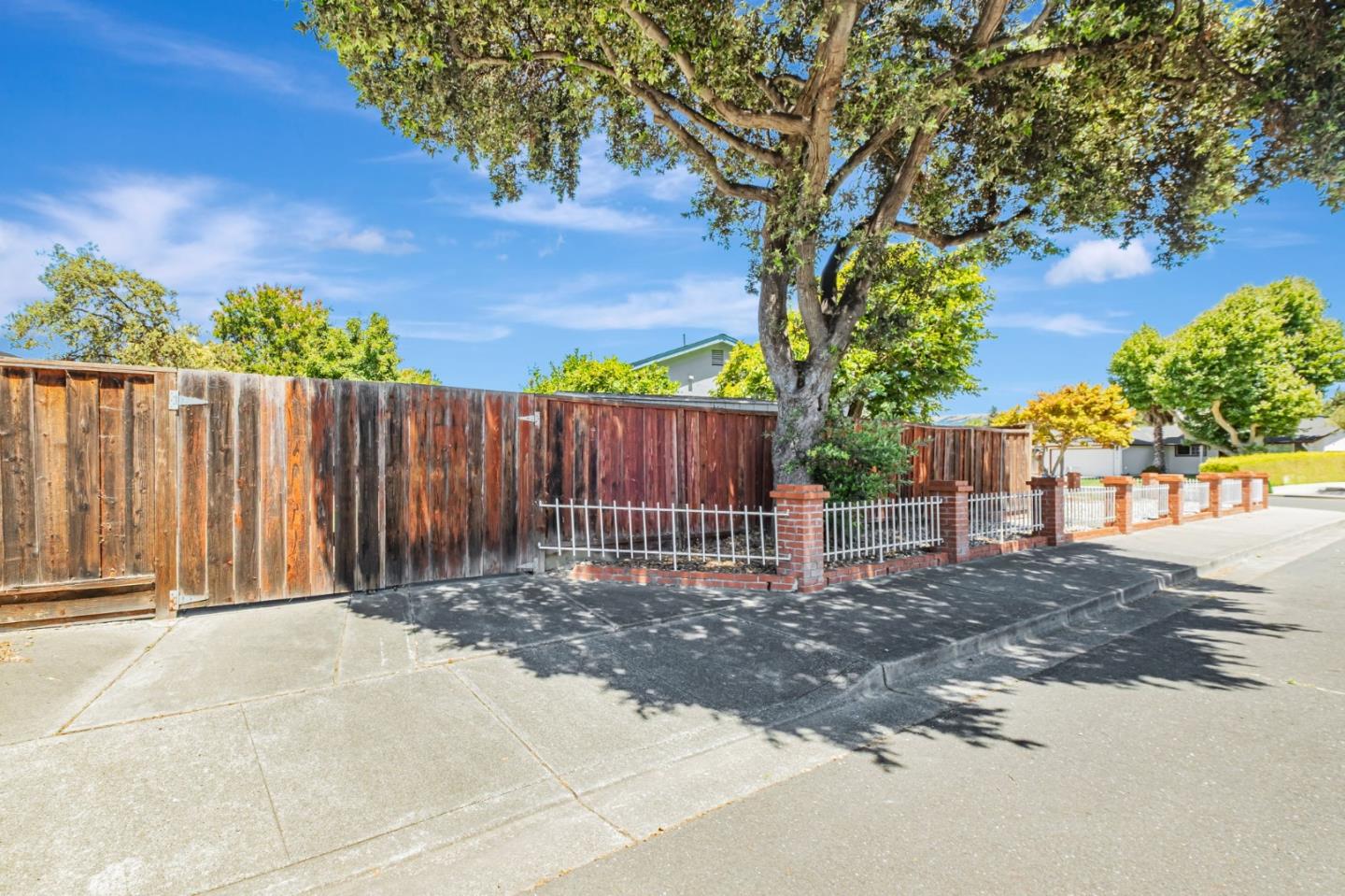 Detail Gallery Image 43 of 43 For 2717 E Meadowlark Dr, Union City,  CA 94587 - 3 Beds | 2 Baths