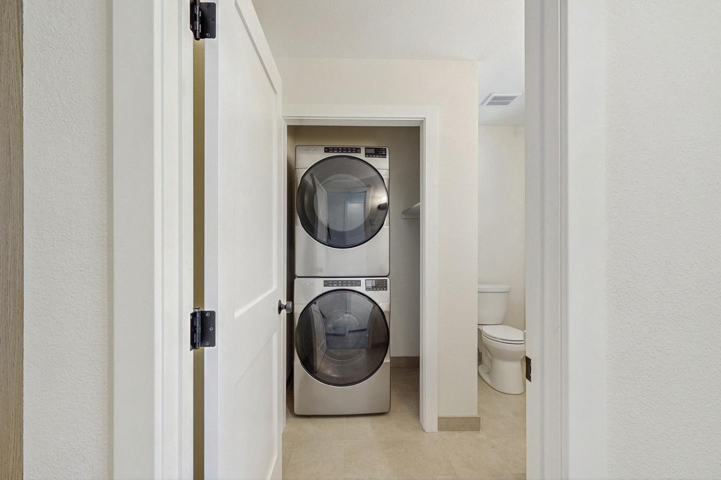Detail Gallery Image 14 of 26 For 1188 Tokochi St, South Lake Tahoe,  CA 96150 - 3 Beds | 2/1 Baths