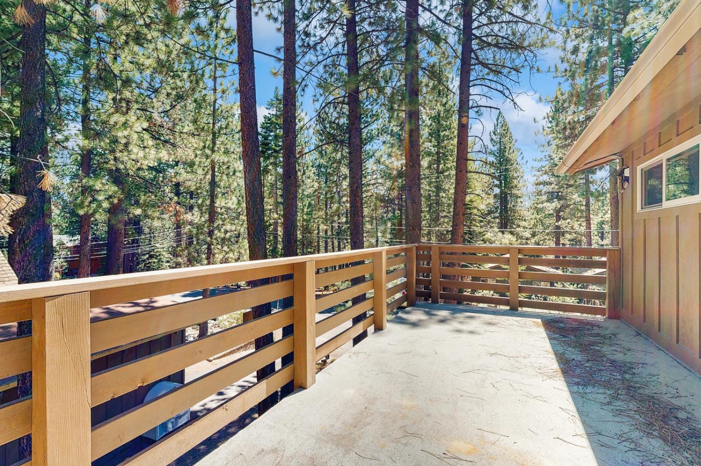 Detail Gallery Image 16 of 26 For 1188 Tokochi St, South Lake Tahoe,  CA 96150 - 3 Beds | 2/1 Baths