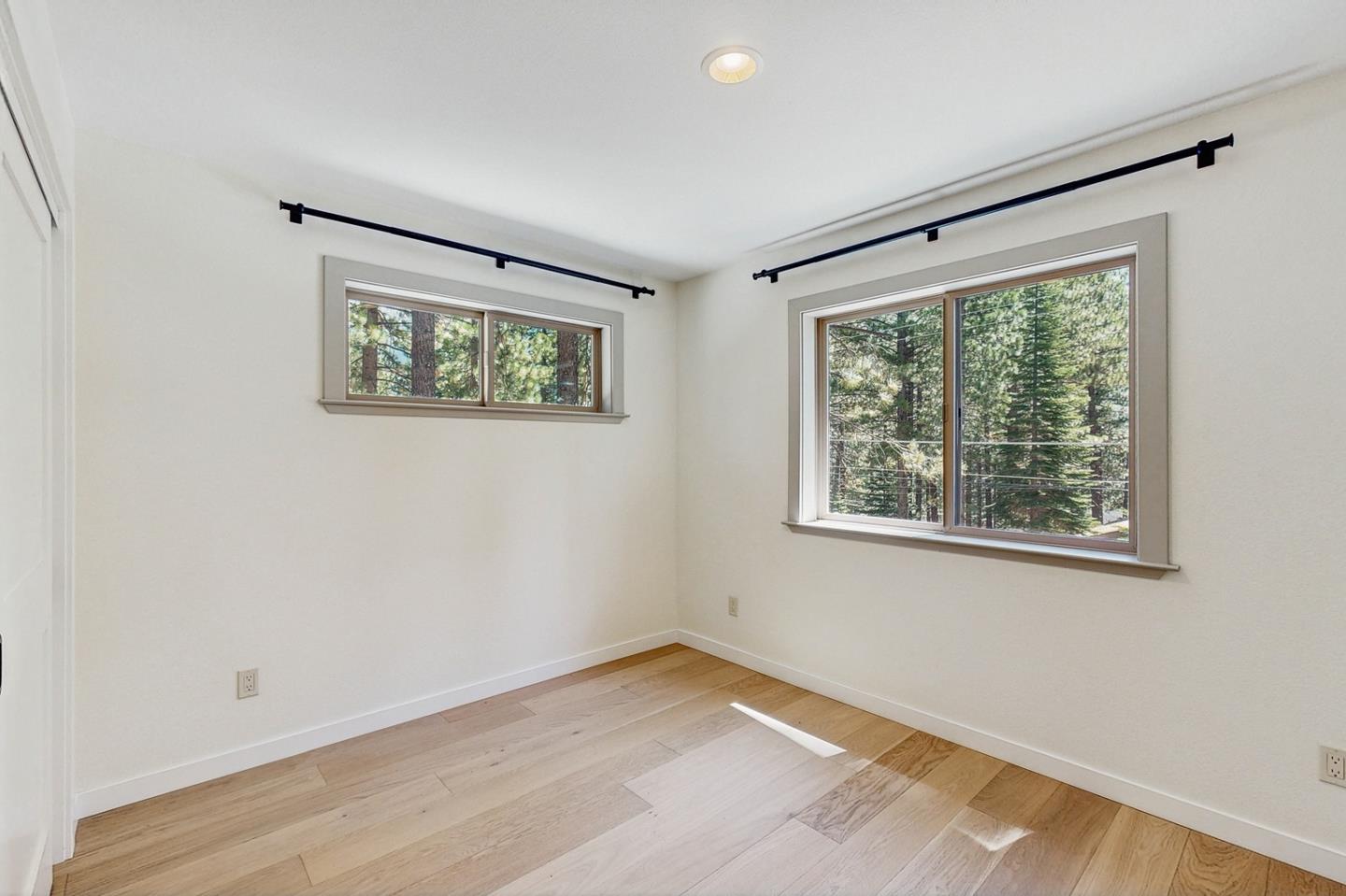 Detail Gallery Image 17 of 26 For 1188 Tokochi St, South Lake Tahoe,  CA 96150 - 3 Beds | 2/1 Baths
