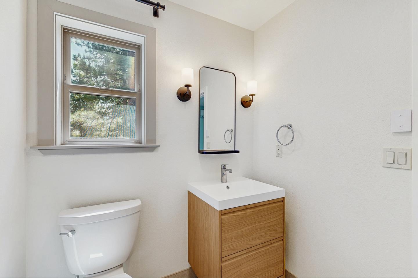 Detail Gallery Image 22 of 26 For 1188 Tokochi St, South Lake Tahoe,  CA 96150 - 3 Beds | 2/1 Baths