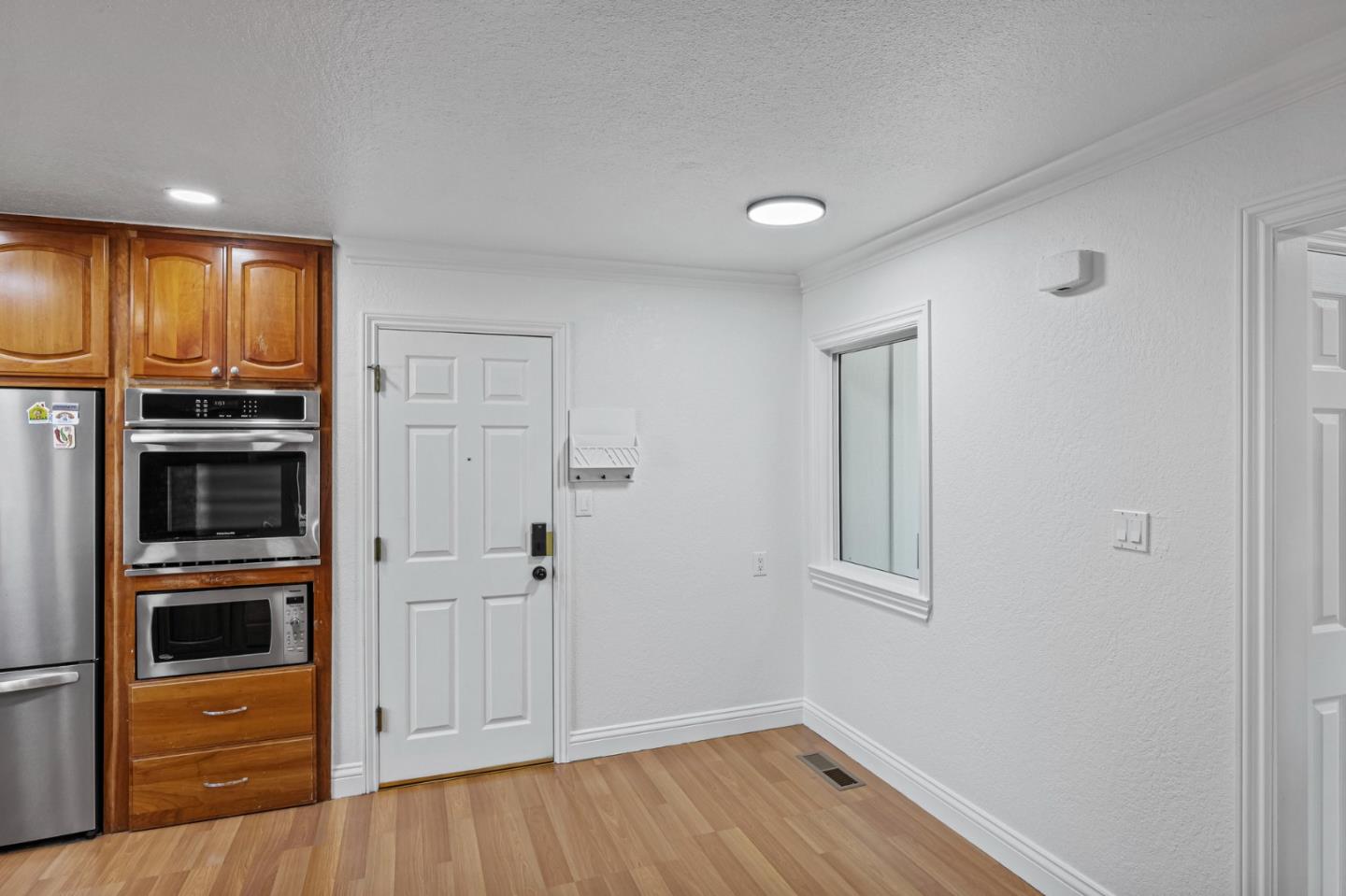 Detail Gallery Image 16 of 47 For 2361 Panoramic Dr, Concord,  CA 94520 - 3 Beds | 2 Baths