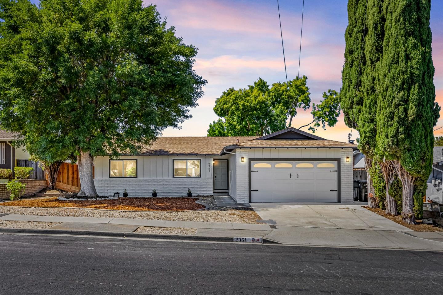Detail Gallery Image 3 of 47 For 2361 Panoramic Dr, Concord,  CA 94520 - 3 Beds | 2 Baths