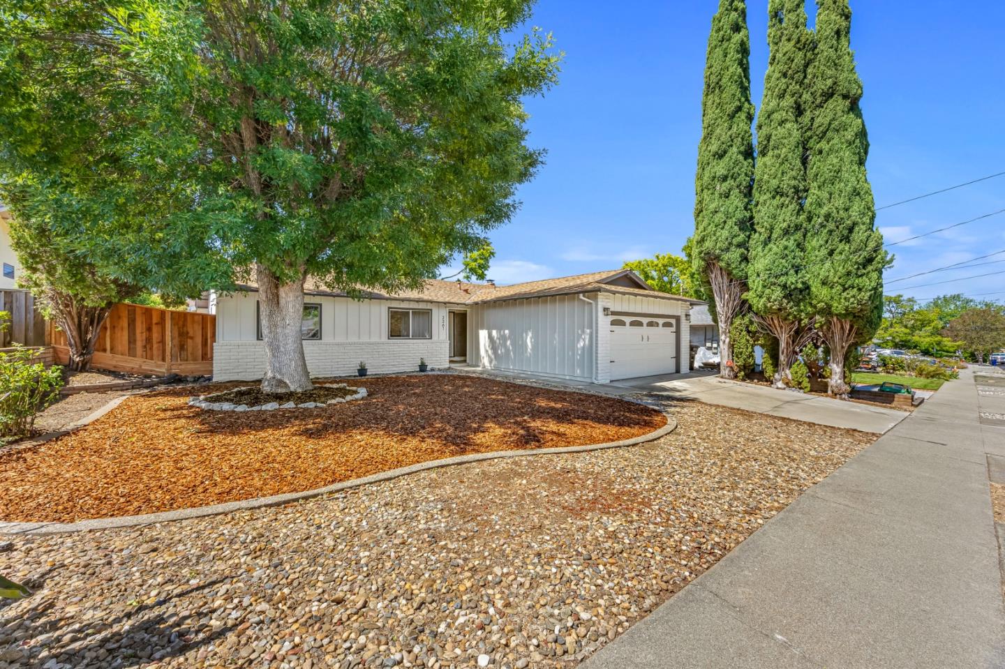 Detail Gallery Image 5 of 47 For 2361 Panoramic Dr, Concord,  CA 94520 - 3 Beds | 2 Baths