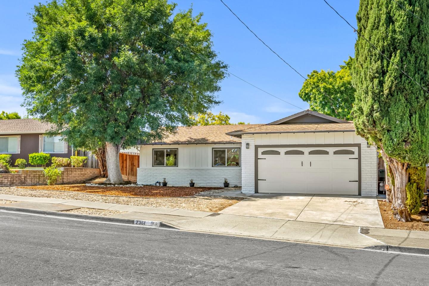 Detail Gallery Image 7 of 47 For 2361 Panoramic Dr, Concord,  CA 94520 - 3 Beds | 2 Baths