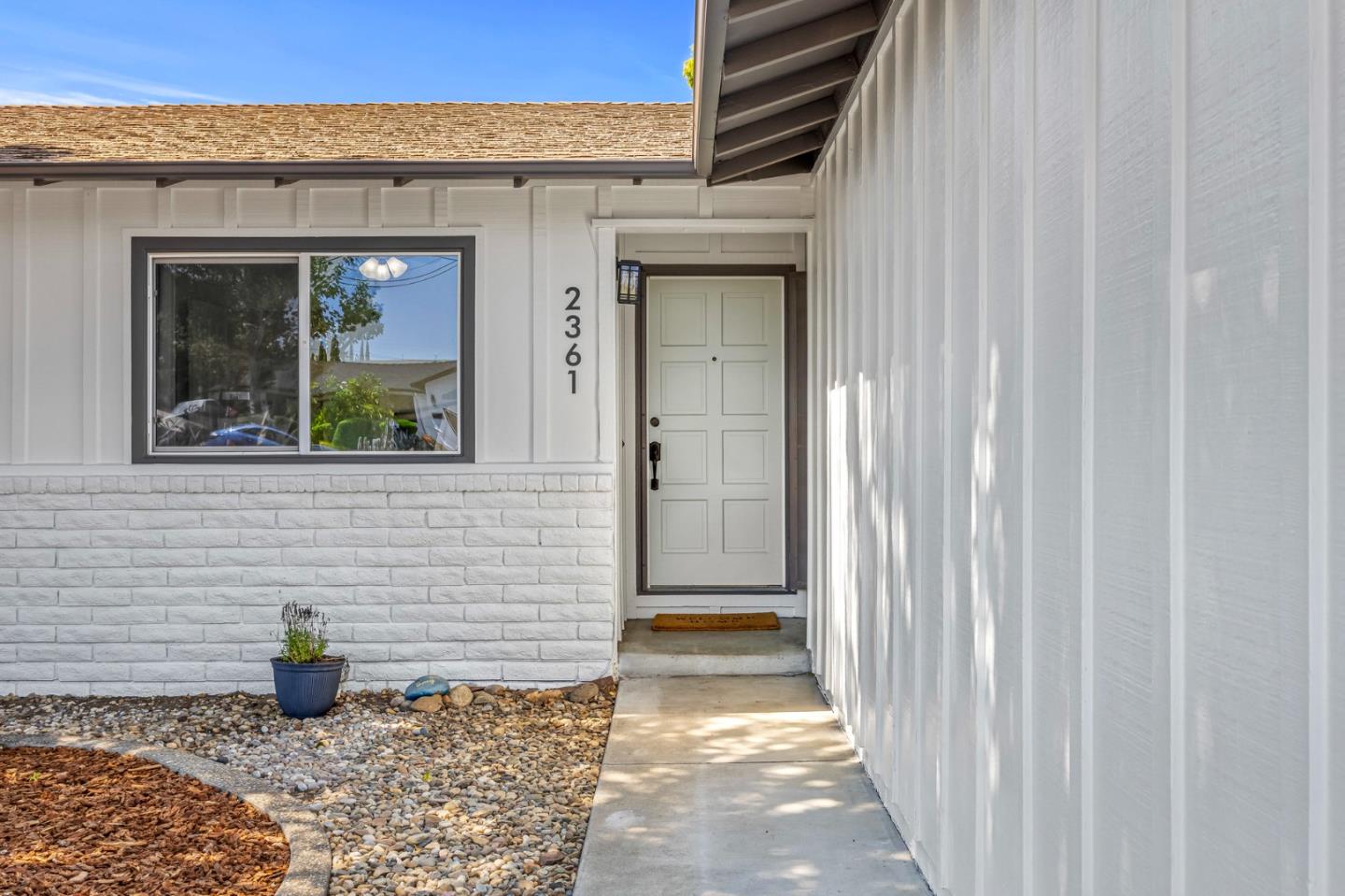 Detail Gallery Image 9 of 47 For 2361 Panoramic Dr, Concord,  CA 94520 - 3 Beds | 2 Baths