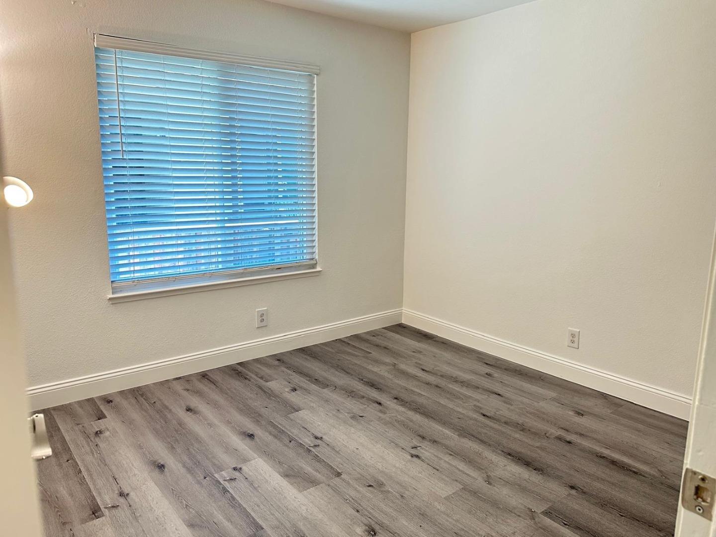 Detail Gallery Image 14 of 31 For 3248 Rocky Water Ln, San Jose,  CA 95148 - 3 Beds | 2 Baths
