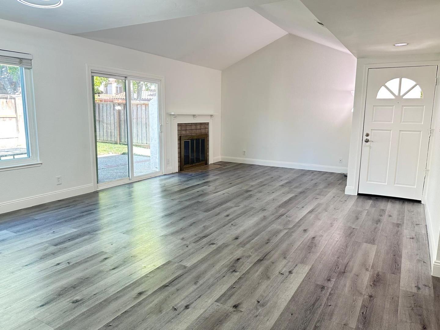 Detail Gallery Image 7 of 31 For 3248 Rocky Water Ln, San Jose,  CA 95148 - 3 Beds | 2 Baths