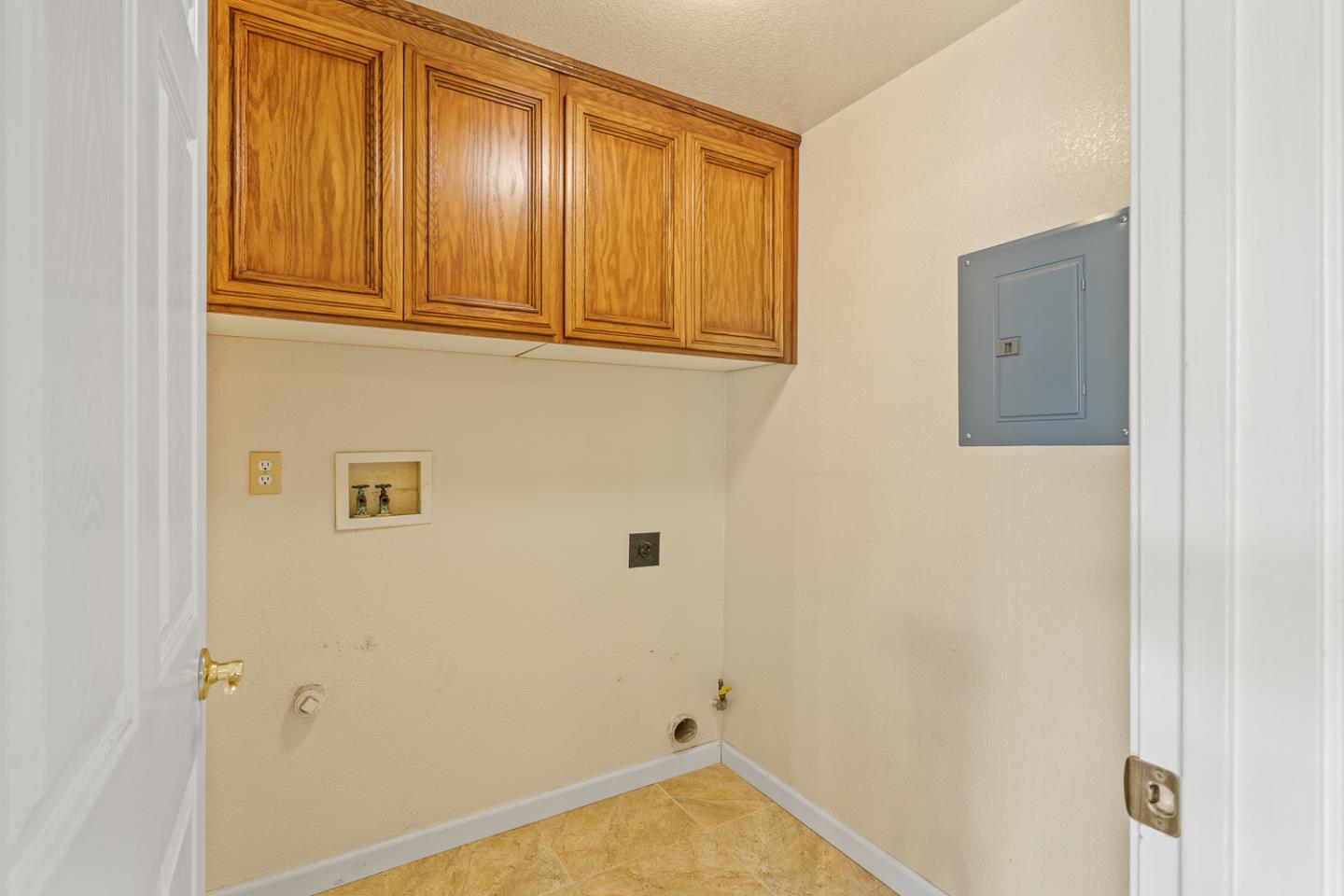 Detail Gallery Image 13 of 36 For 1832 Montage Ct, San Jose,  CA 95131 - 5 Beds | 3 Baths