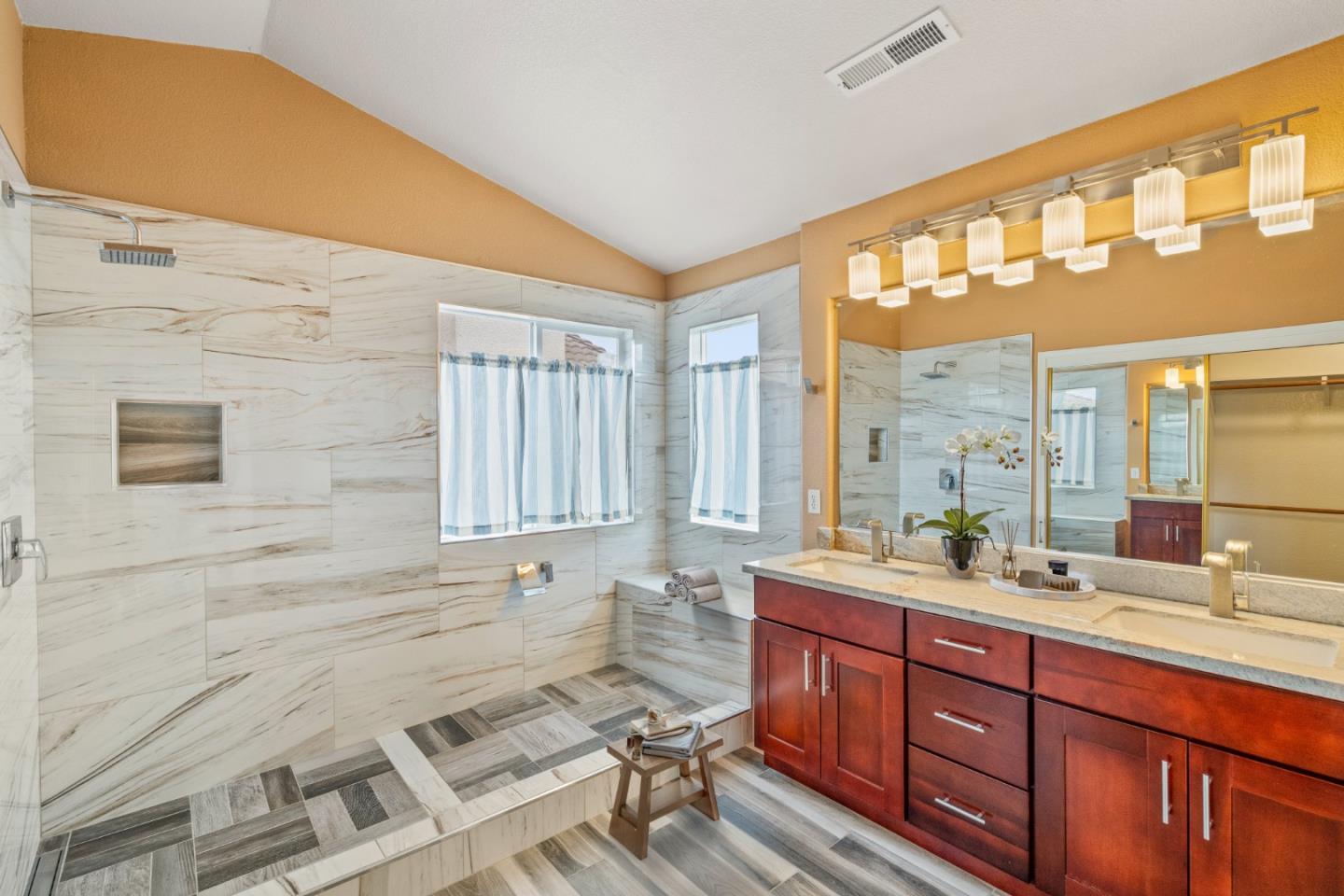 Detail Gallery Image 18 of 36 For 1832 Montage Ct, San Jose,  CA 95131 - 5 Beds | 3 Baths