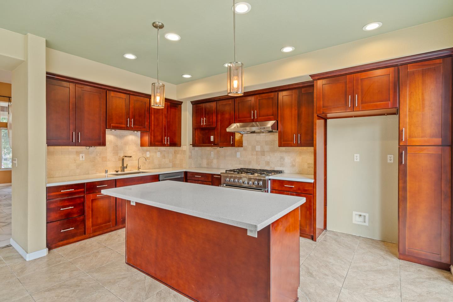 Detail Gallery Image 8 of 36 For 1832 Montage Ct, San Jose,  CA 95131 - 5 Beds | 3 Baths