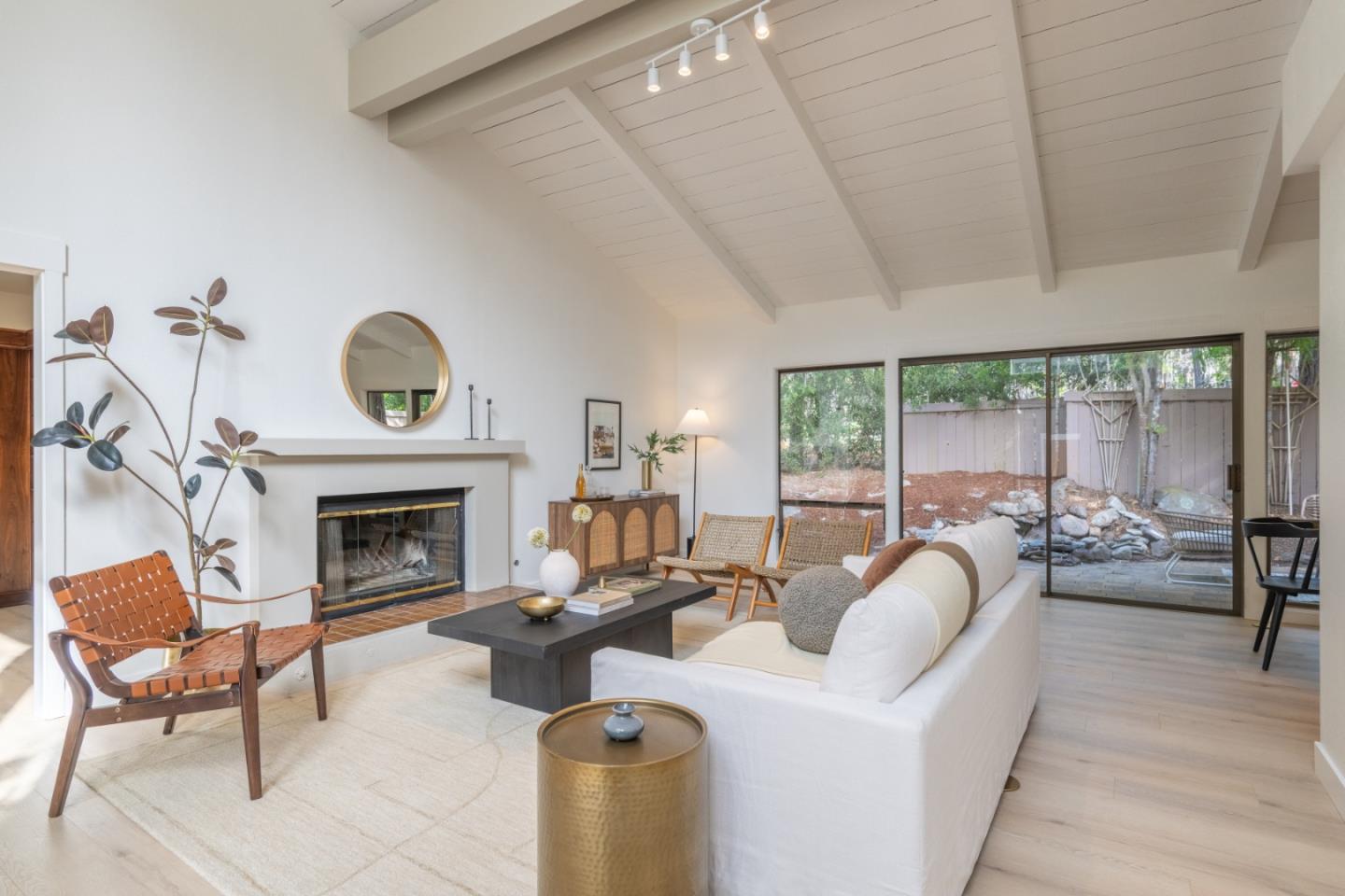 Detail Gallery Image 3 of 33 For 4091 Pine Meadows Way, Pebble Beach,  CA 93953 - 3 Beds | 2/1 Baths