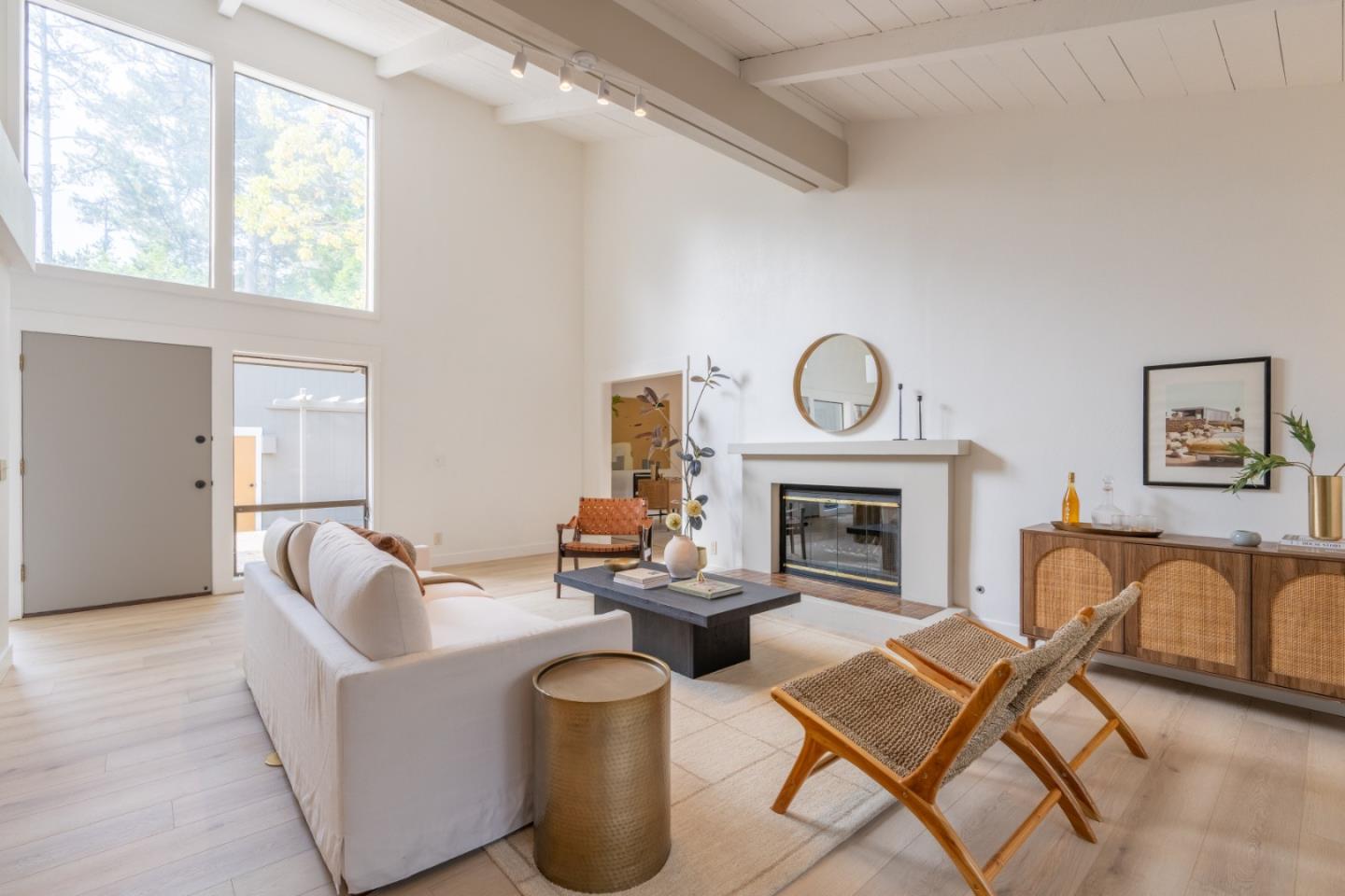 Detail Gallery Image 4 of 33 For 4091 Pine Meadows Way, Pebble Beach,  CA 93953 - 3 Beds | 2/1 Baths