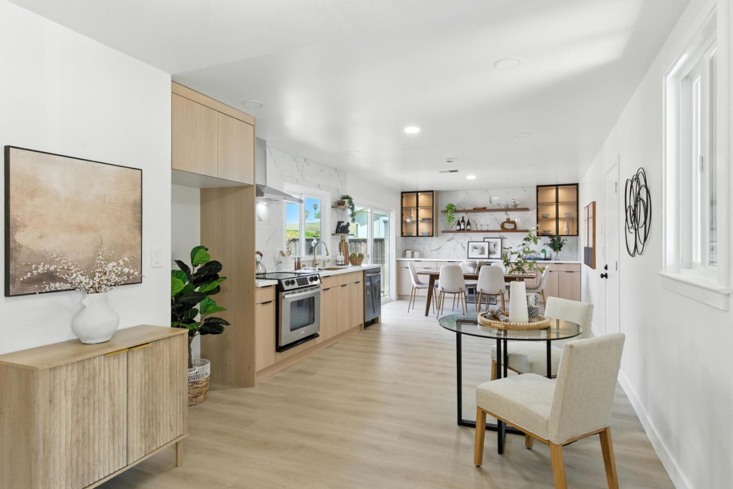 Detail Gallery Image 6 of 31 For 711 Los Huecos Dr, San Jose,  CA 95123 - 4 Beds | 2 Baths