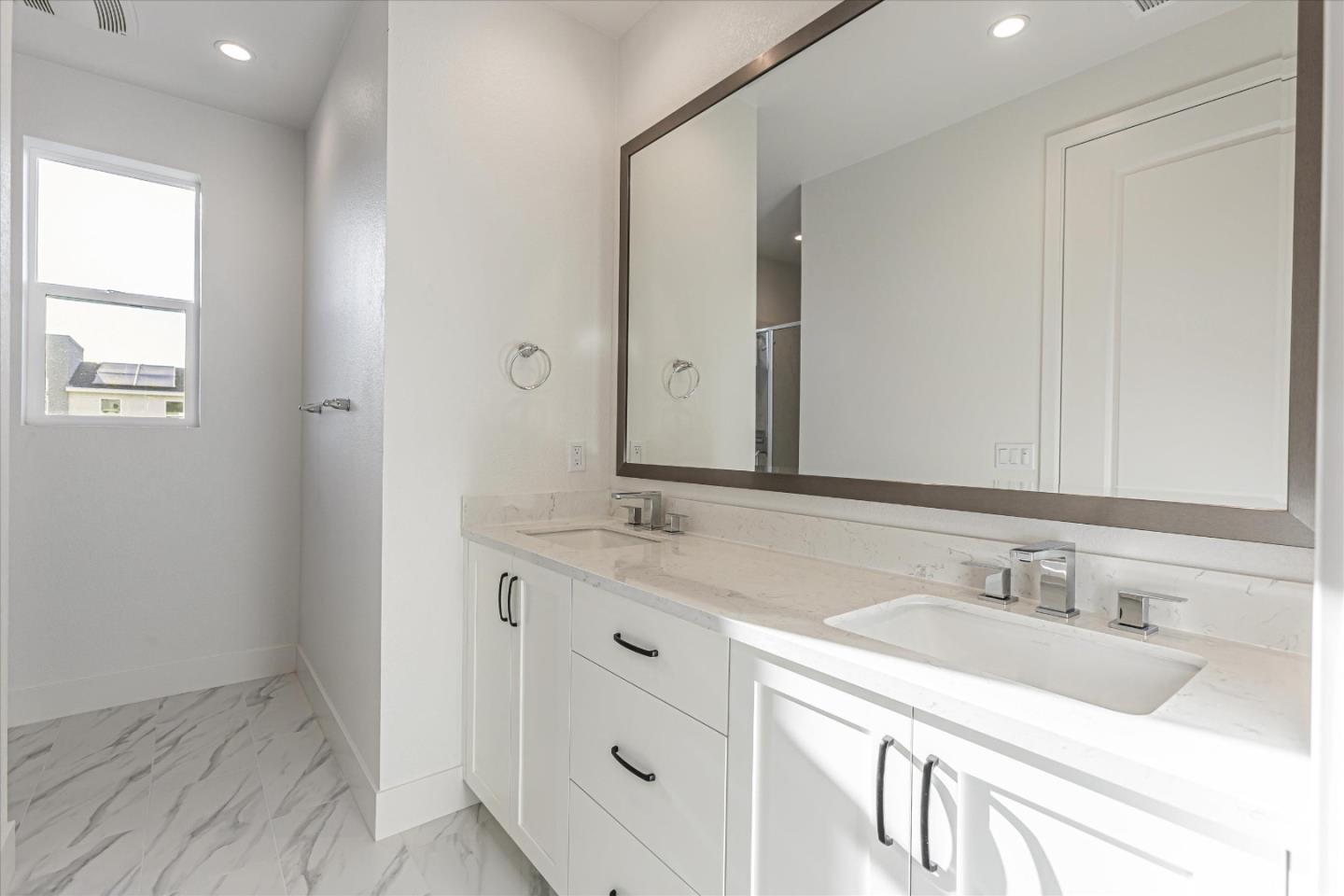Detail Gallery Image 11 of 17 For 6002 Sunglow Ter, San Ramon,  CA 94583 - 3 Beds | 2/1 Baths