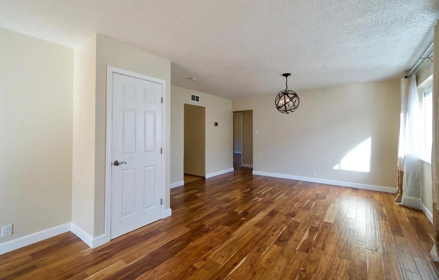 Detail Gallery Image 12 of 18 For 621 Forest Lake Dr, Pacifica,  CA 94044 - 3 Beds | 1 Baths