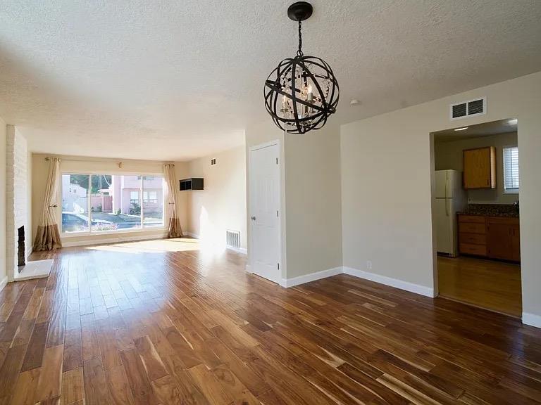 Detail Gallery Image 13 of 18 For 621 Forest Lake Dr, Pacifica,  CA 94044 - 3 Beds | 1 Baths