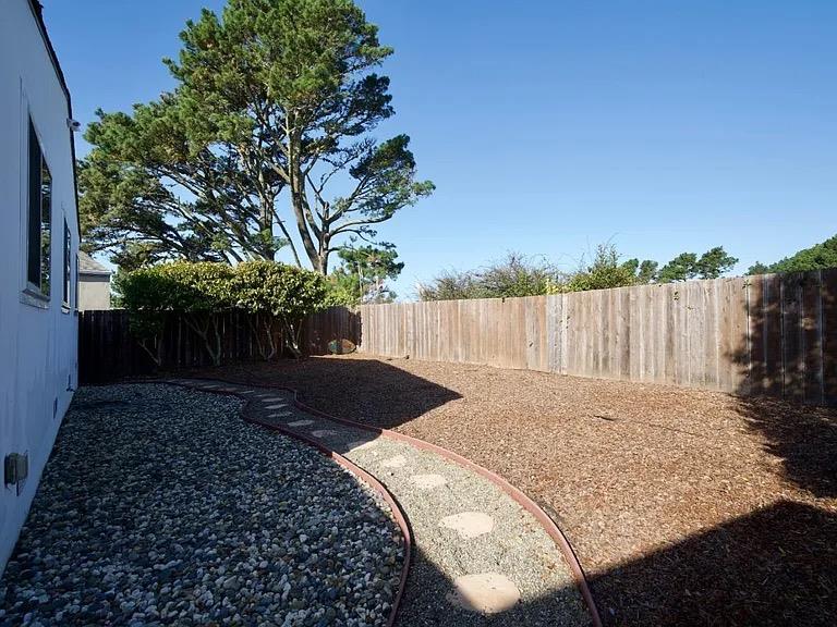 Detail Gallery Image 18 of 18 For 621 Forest Lake Dr, Pacifica,  CA 94044 - 3 Beds | 1 Baths