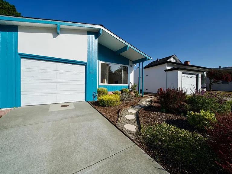Detail Gallery Image 2 of 18 For 621 Forest Lake Dr, Pacifica,  CA 94044 - 3 Beds | 1 Baths