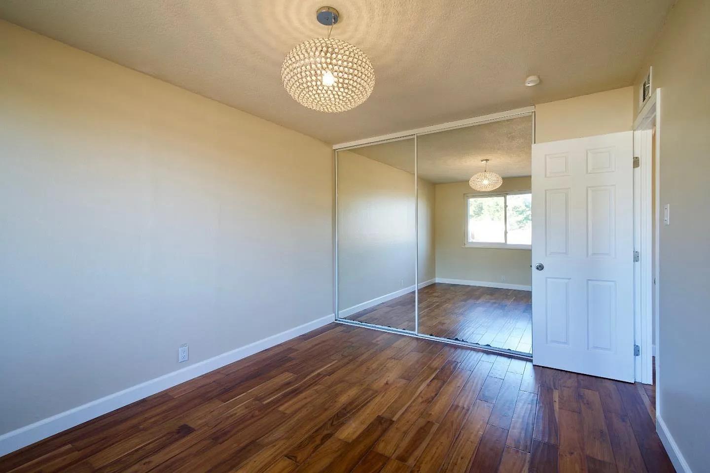 Detail Gallery Image 9 of 18 For 621 Forest Lake Dr, Pacifica,  CA 94044 - 3 Beds | 1 Baths