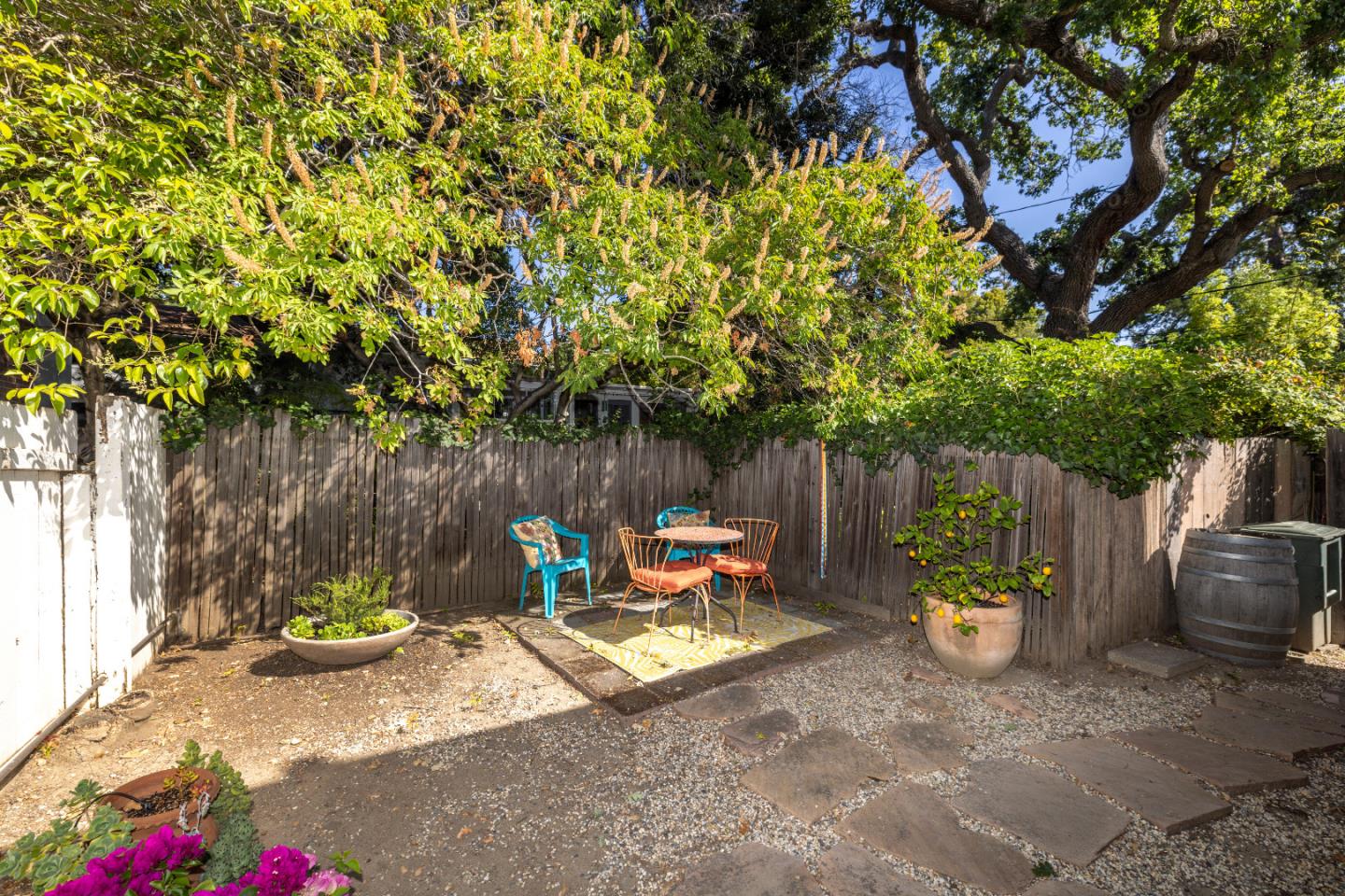 Detail Gallery Image 20 of 29 For 125 Lowell Ave, Palo Alto,  CA 94301 - 4 Beds | 1/1 Baths