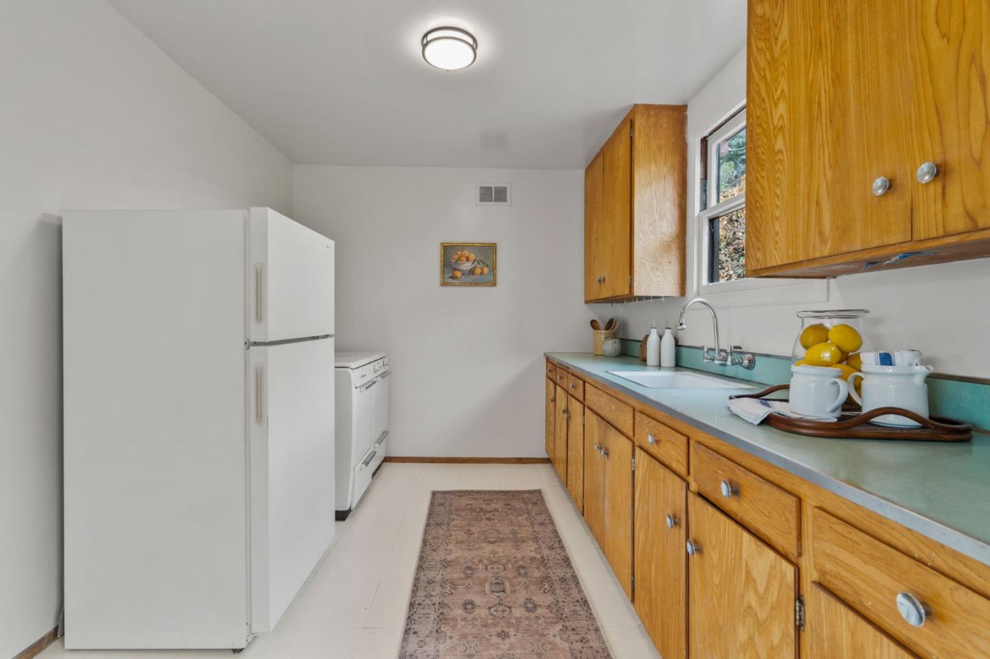 Detail Gallery Image 10 of 29 For 723 Moana Way, Pacifica,  CA 94044 - 3 Beds | 1/1 Baths