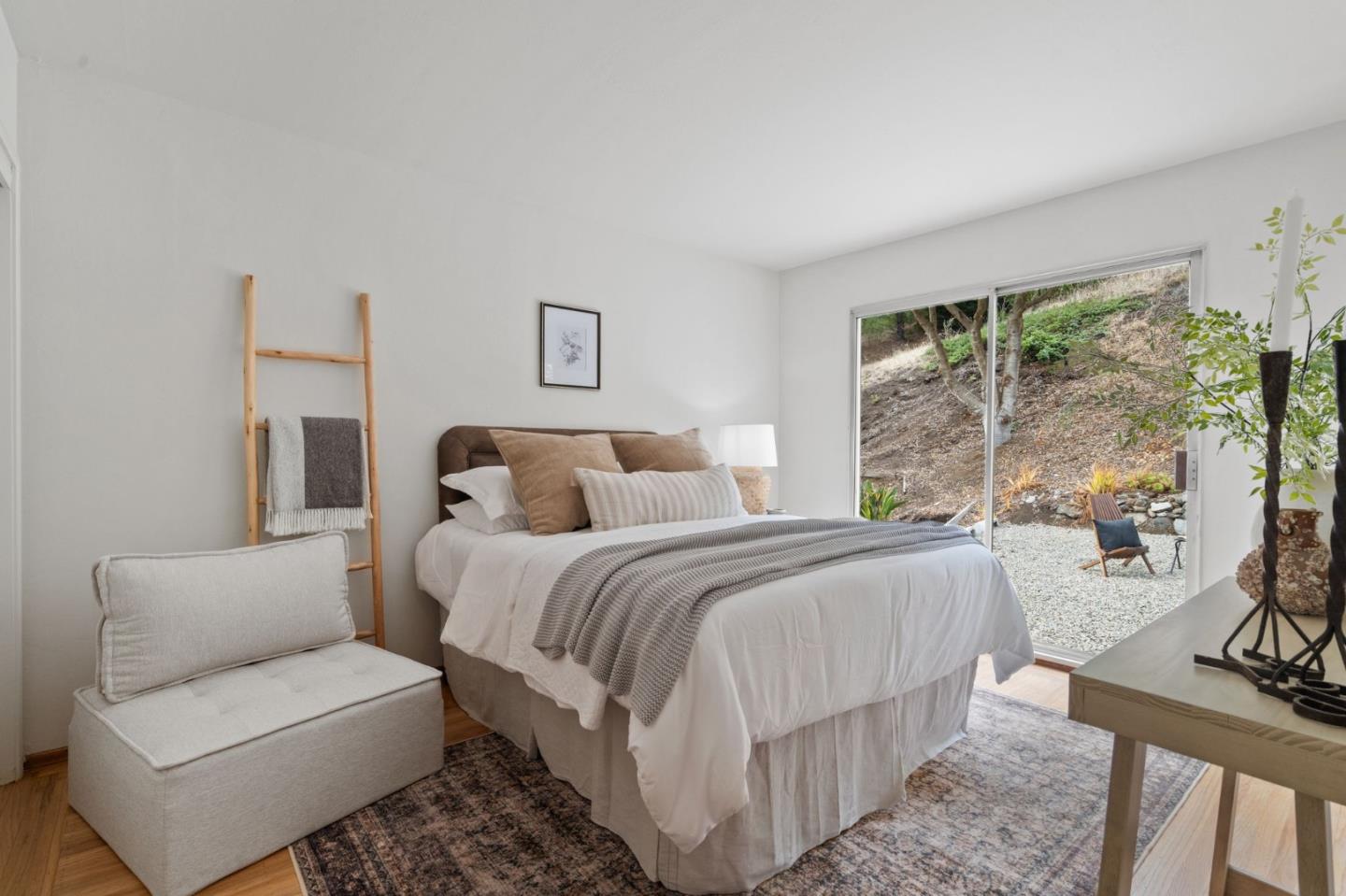 Detail Gallery Image 19 of 29 For 723 Moana Way, Pacifica,  CA 94044 - 3 Beds | 1/1 Baths