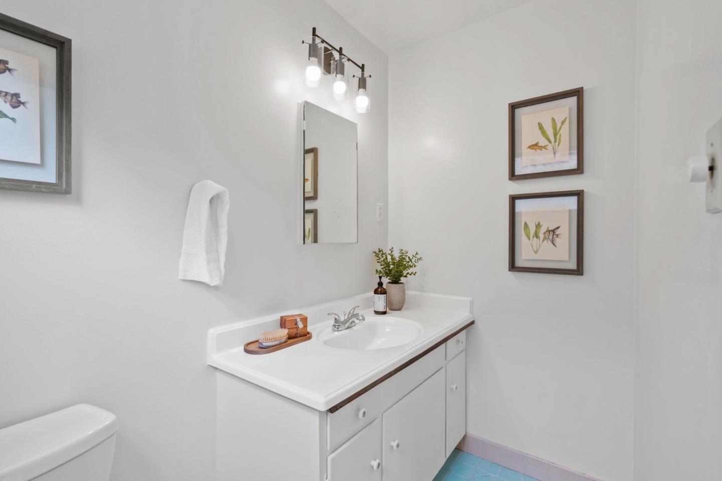 Detail Gallery Image 21 of 29 For 723 Moana Way, Pacifica,  CA 94044 - 3 Beds | 1/1 Baths