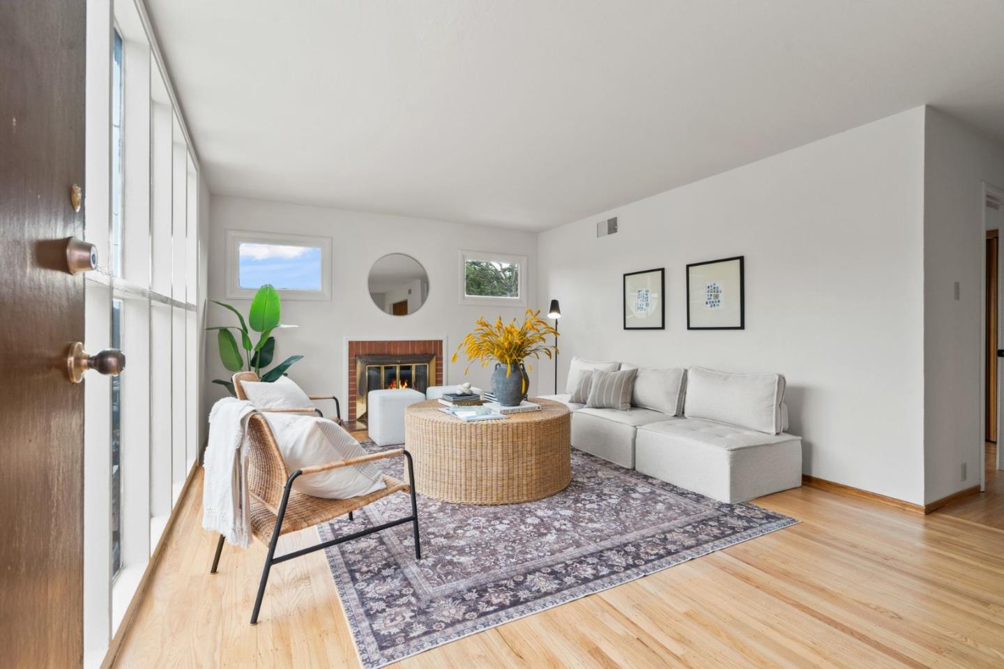 Detail Gallery Image 3 of 29 For 723 Moana Way, Pacifica,  CA 94044 - 3 Beds | 1/1 Baths