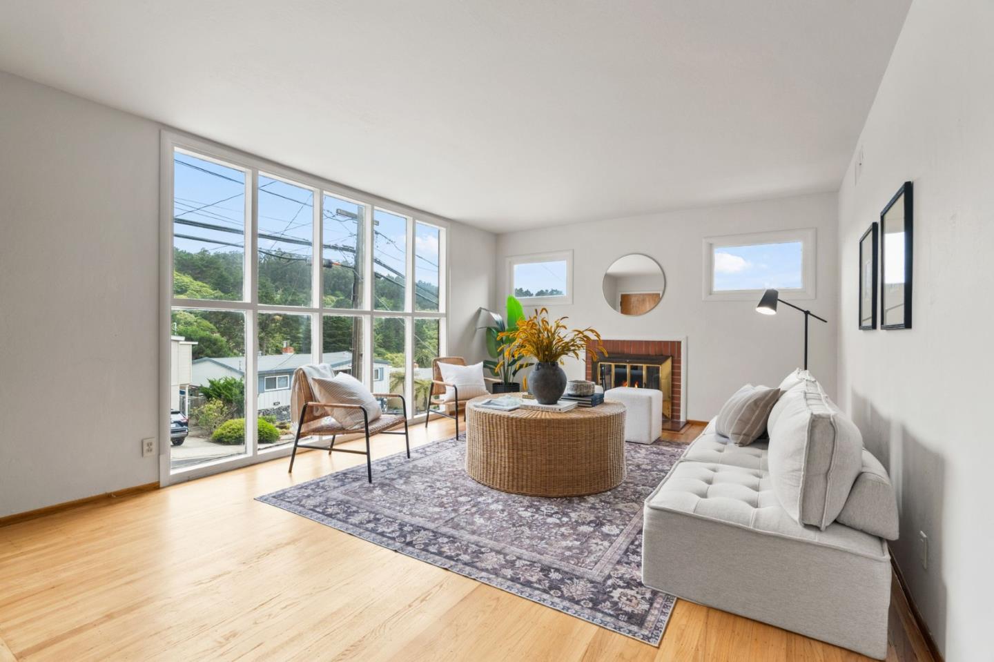 Detail Gallery Image 4 of 29 For 723 Moana Way, Pacifica,  CA 94044 - 3 Beds | 1/1 Baths