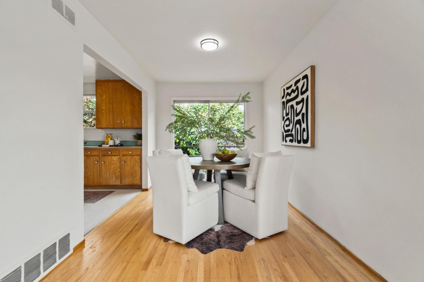 Detail Gallery Image 6 of 29 For 723 Moana Way, Pacifica,  CA 94044 - 3 Beds | 1/1 Baths