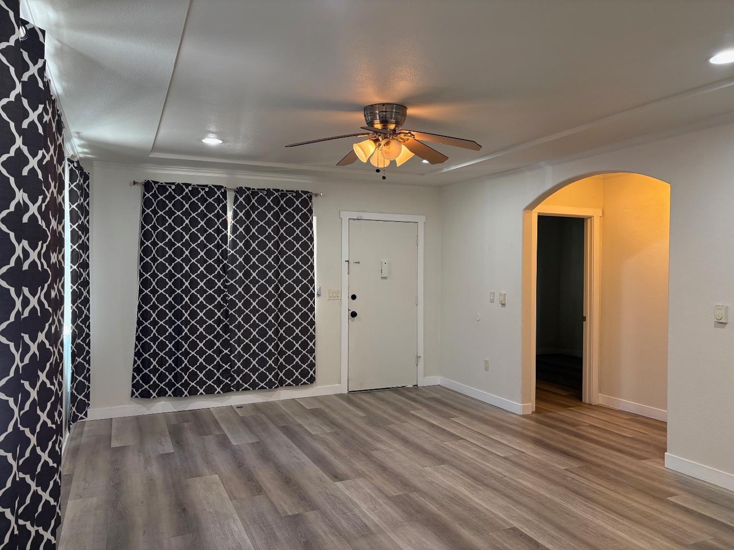 Detail Gallery Image 3 of 17 For 255 S 24th St, San Jose,  CA 95116 - 2 Beds | 1 Baths