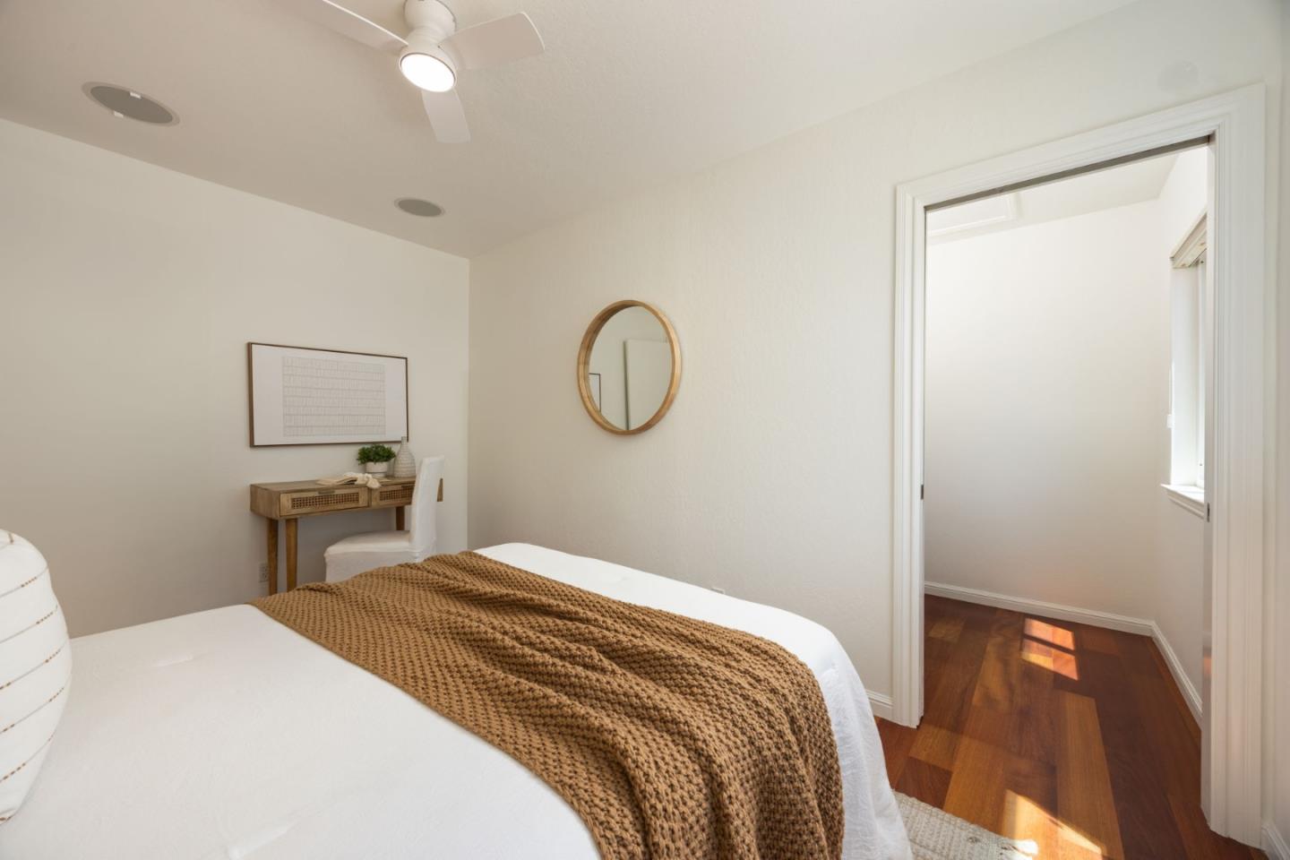 Detail Gallery Image 21 of 34 For 3820 Fair Oaks Ave, Menlo Park,  CA 94025 - 2 Beds | 2 Baths