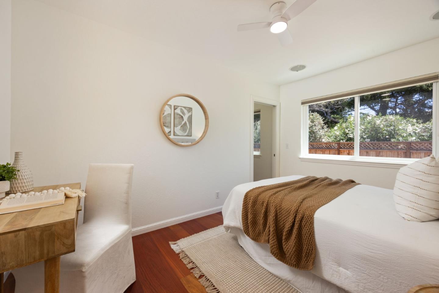 Detail Gallery Image 22 of 34 For 3820 Fair Oaks Ave, Menlo Park,  CA 94025 - 2 Beds | 2 Baths