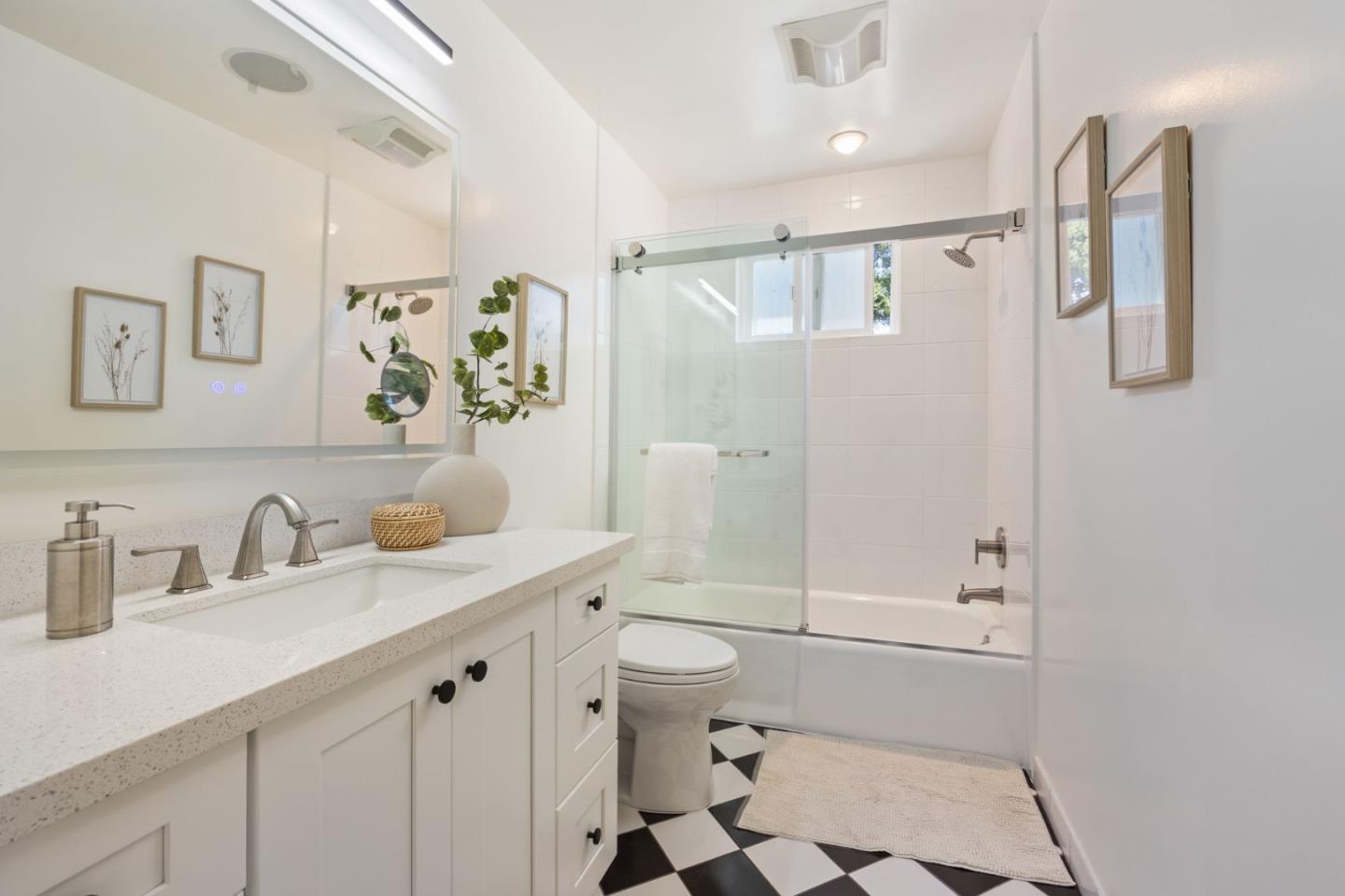 Detail Gallery Image 24 of 34 For 3820 Fair Oaks Ave, Menlo Park,  CA 94025 - 2 Beds | 2 Baths