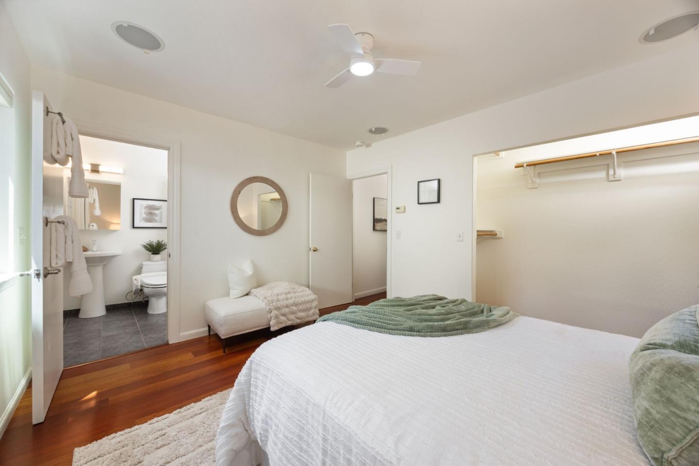 Detail Gallery Image 26 of 34 For 3820 Fair Oaks Ave, Menlo Park,  CA 94025 - 2 Beds | 2 Baths