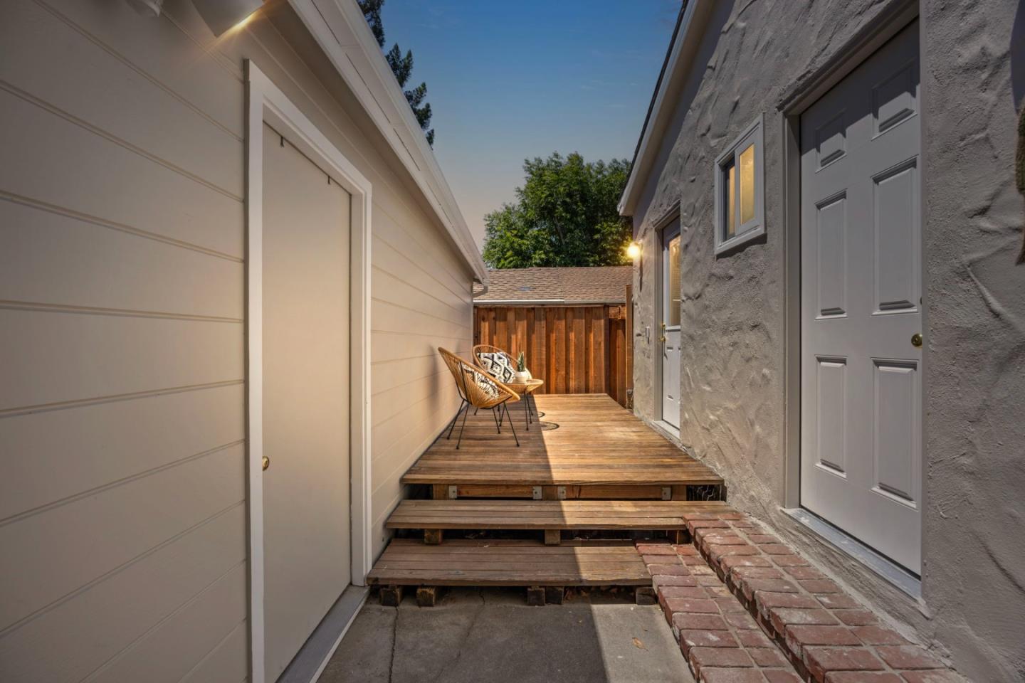Detail Gallery Image 29 of 34 For 3820 Fair Oaks Ave, Menlo Park,  CA 94025 - 2 Beds | 2 Baths