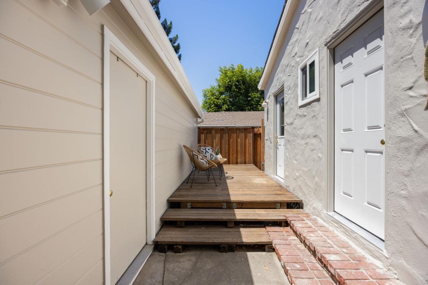 Detail Gallery Image 30 of 34 For 3820 Fair Oaks Ave, Menlo Park,  CA 94025 - 2 Beds | 2 Baths