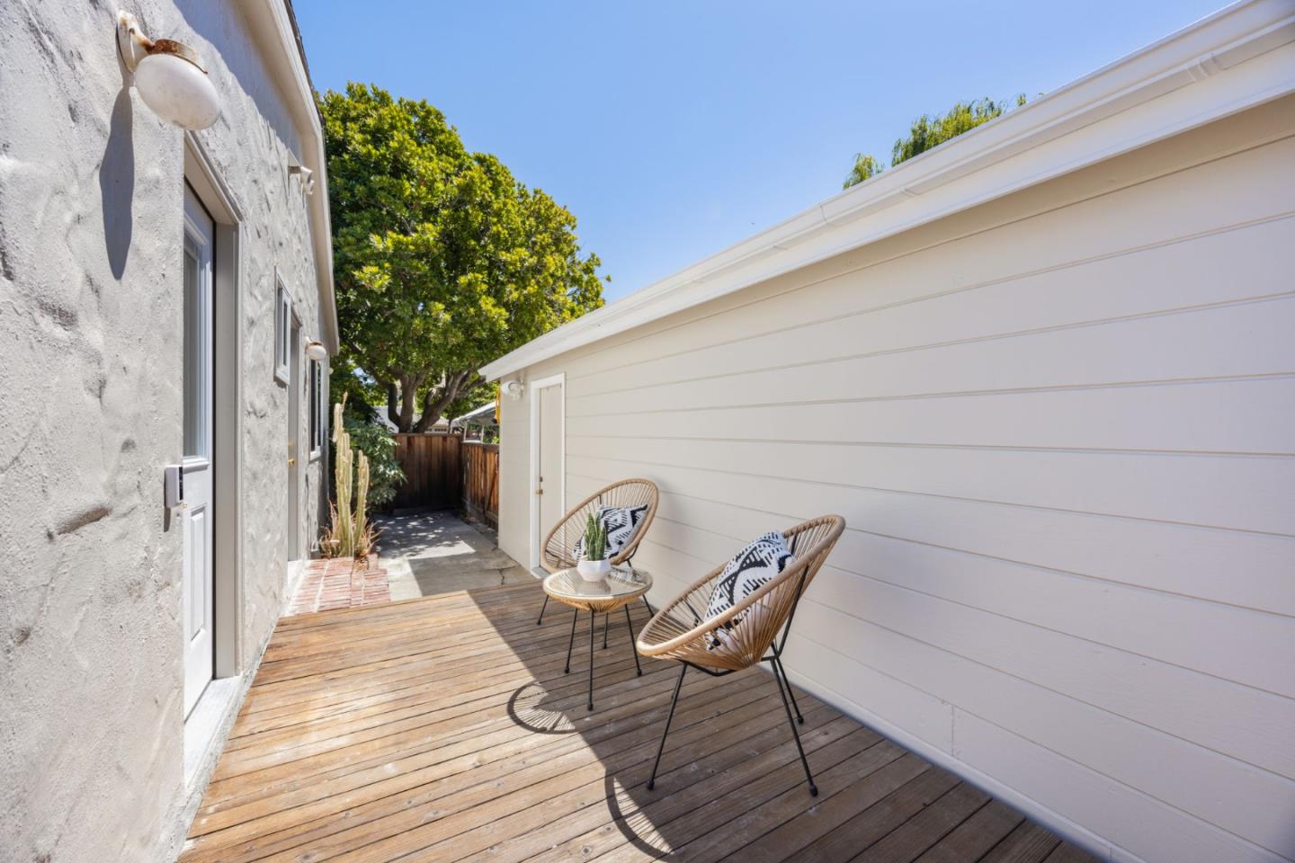 Detail Gallery Image 31 of 34 For 3820 Fair Oaks Ave, Menlo Park,  CA 94025 - 2 Beds | 2 Baths