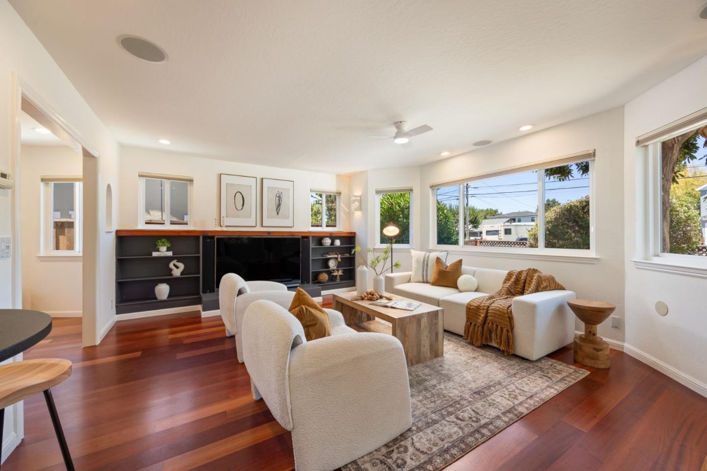 Detail Gallery Image 5 of 34 For 3820 Fair Oaks Ave, Menlo Park,  CA 94025 - 2 Beds | 2 Baths