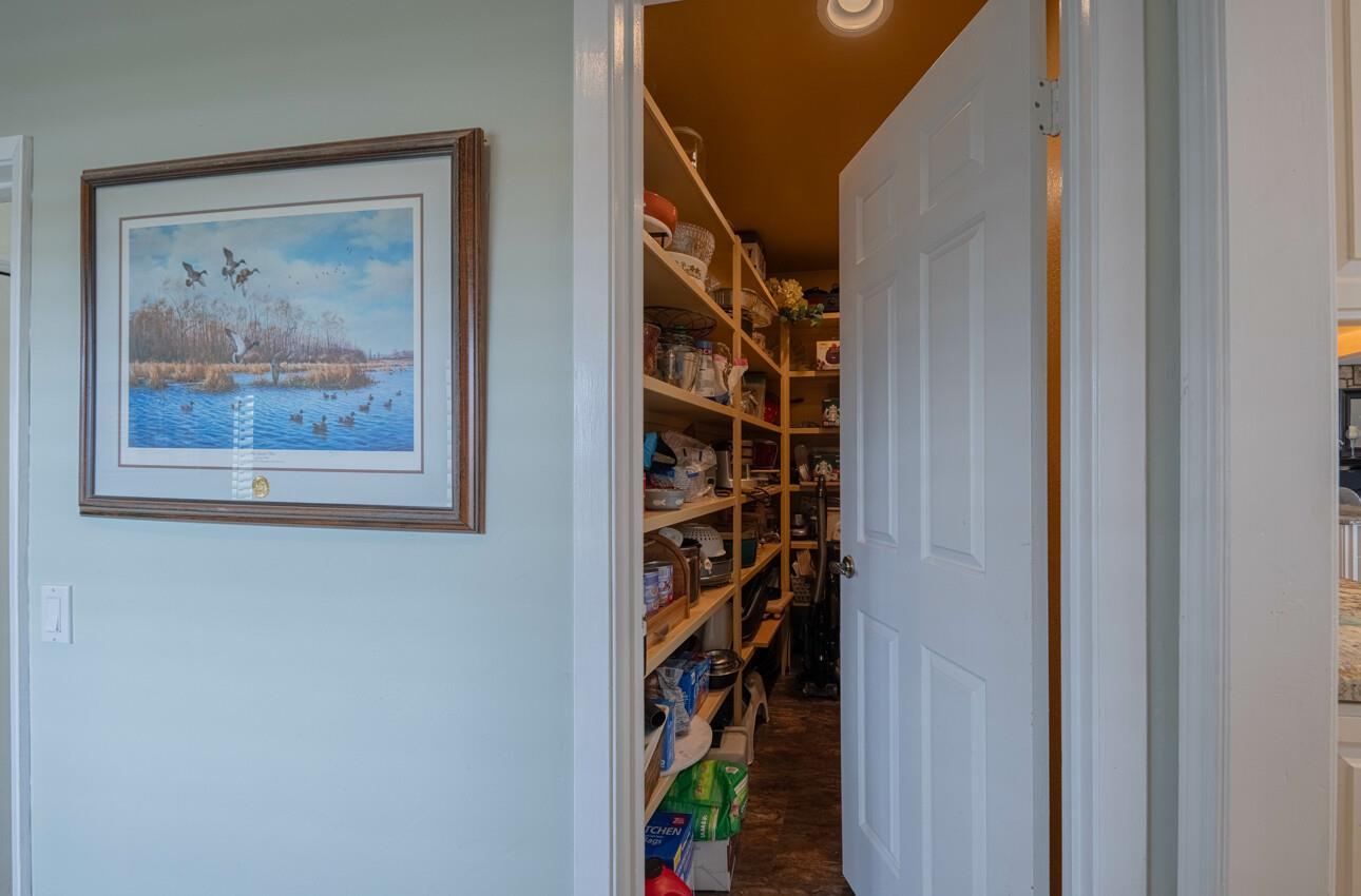Detail Gallery Image 13 of 57 For 9891 Equestrian Pl, Salinas,  CA 93907 - 3 Beds | 2/1 Baths