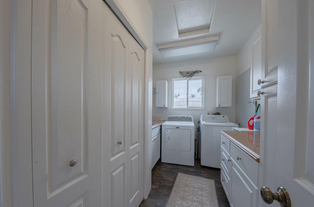 Detail Gallery Image 14 of 57 For 9891 Equestrian Pl, Salinas,  CA 93907 - 3 Beds | 2/1 Baths