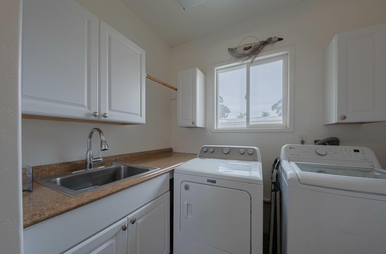 Detail Gallery Image 15 of 57 For 9891 Equestrian Pl, Salinas,  CA 93907 - 3 Beds | 2/1 Baths