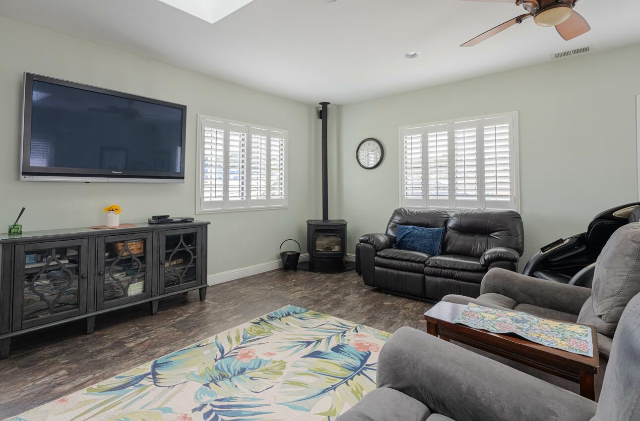 Detail Gallery Image 20 of 57 For 9891 Equestrian Pl, Salinas,  CA 93907 - 3 Beds | 2/1 Baths